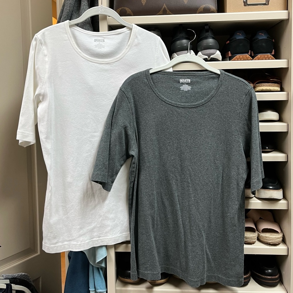 2 Duluth Trading Company Women's  Longtail T Elbow Sleeve Scoopneck Large